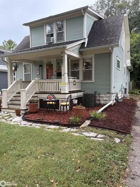1104 S 2nd St, Fairfield, IA 52556