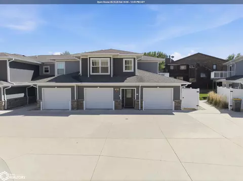 635 Briarstone Dr #10, Mason City, IA 50401