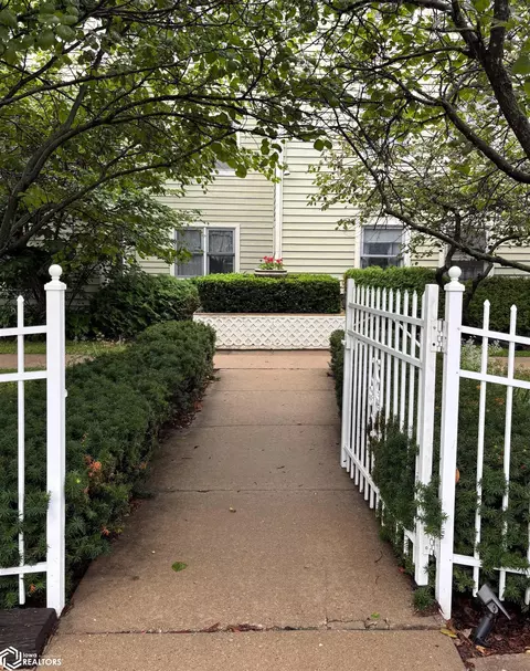 1000 University Manor Dr # A27, Fairfield, IA 52556