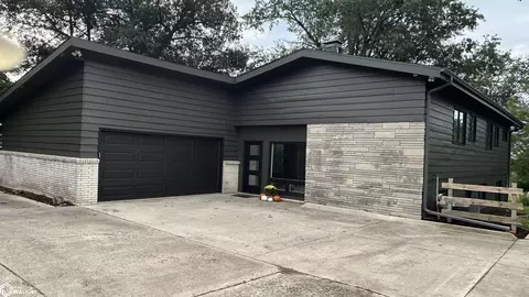 1612 W Lincoln Way, Marshalltown, IA 50158