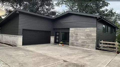 1612 W Lincoln Way, Marshalltown, IA 50158