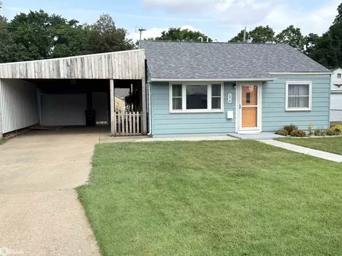 176 Indian Ter, Burlington, IA 52601
