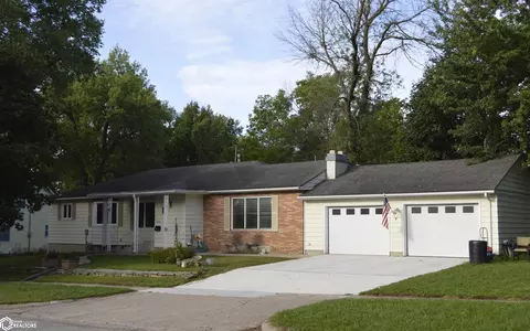 1015 S Third St, Clear Lake, IA 50428