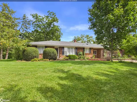 2302 Hillcrest Rd, Donnellson, IA 52625