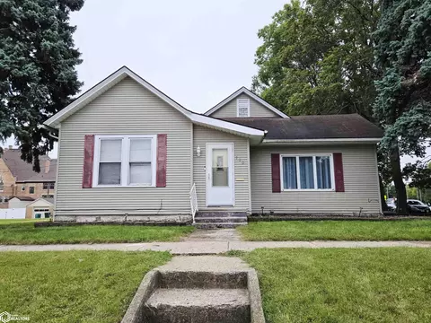 720 Division St, Webster City, IA 50595