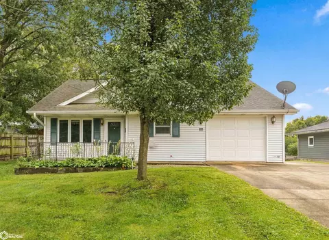 302 W Vine St, Mount Pleasant, IA 52641