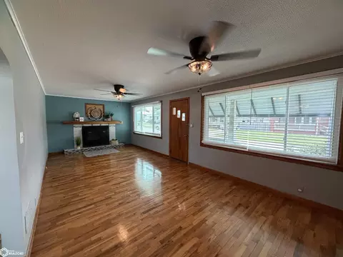 Living - 402 E State St, Centerville, IA 52544 photo 4 of 5