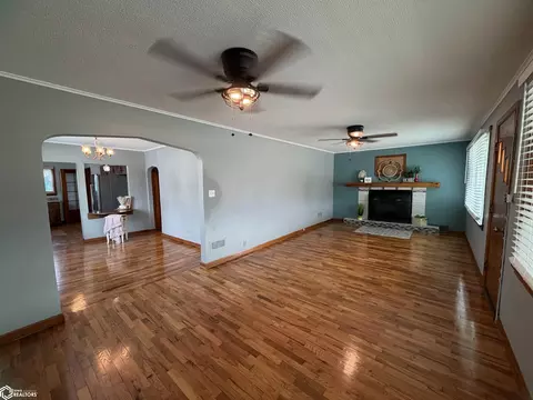 Living - 402 E State St, Centerville, IA 52544 photo 3 of 5