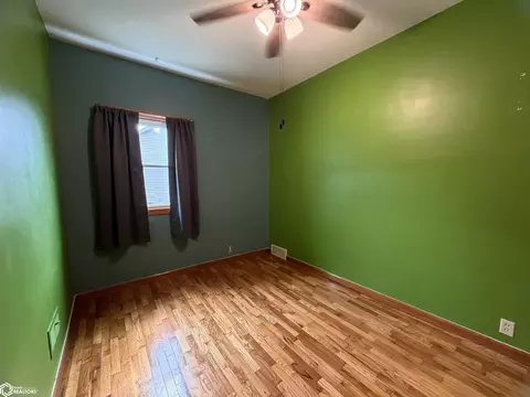 Bedroom - 402 E State St, Centerville, IA 52544 photo 4 of 4