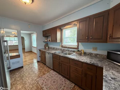 Kitchen - 402 E State St, Centerville, IA 52544 photo 2 of 3