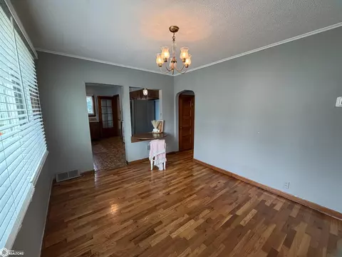 Living - 402 E State St, Centerville, IA 52544 photo 2 of 5
