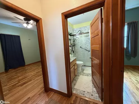 Entry Way - 402 E State St, Centerville, IA 52544 photo 2 of 2