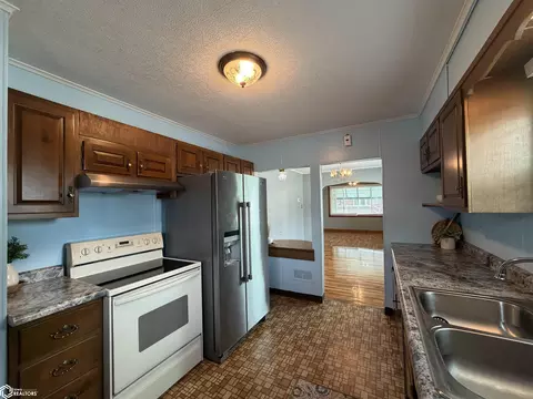 Kitchen - 402 E State St, Centerville, IA 52544 photo 3 of 3