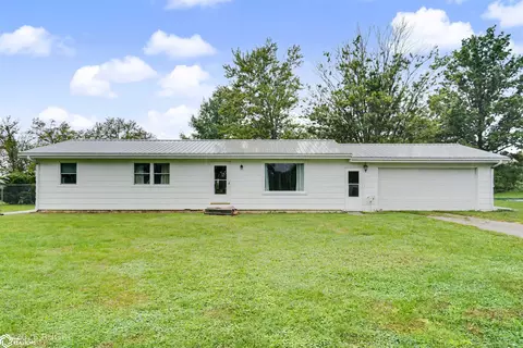 813 S Prairie St, Russell, IA 50238