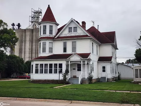120 1st Ave SE, Clarion, IA 50525