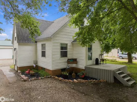 606 8th St N, Northwood, IA 50459