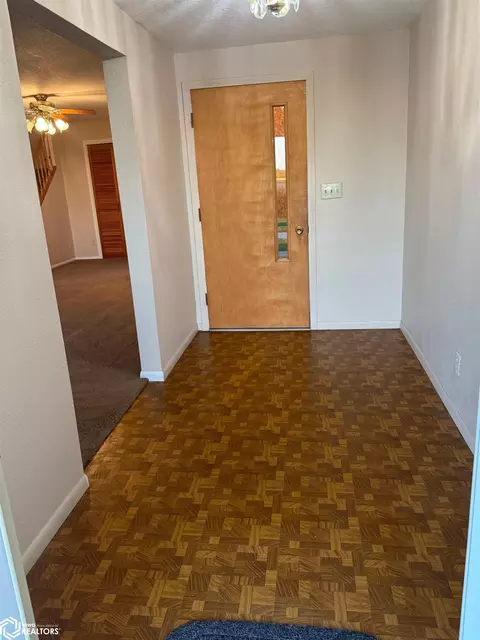 Entry Way - 367 210th St, Scranton, IA 51462 photo 1 of 3