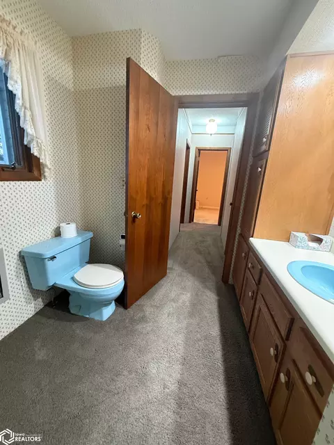 Bath - 367 210th St, Scranton, IA 51462 photo 3 of 3