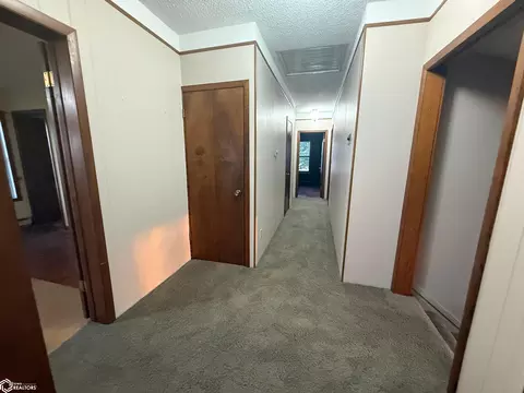 Entry Way - 367 210th St, Scranton, IA 51462 photo 3 of 3