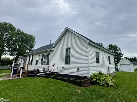 205 SE 2nd St, Morning Sun, IA 52640