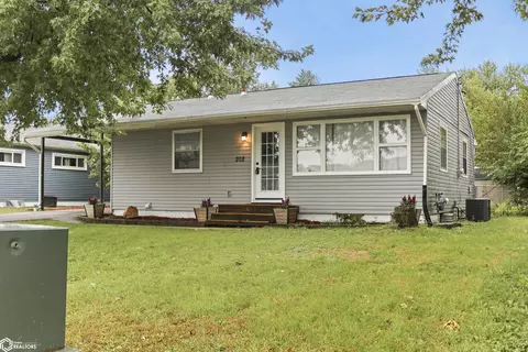 202 Sharon Ave, Marshalltown, IA 50158
