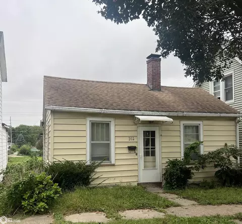 203 S 9th St, Burlington, IA 52601