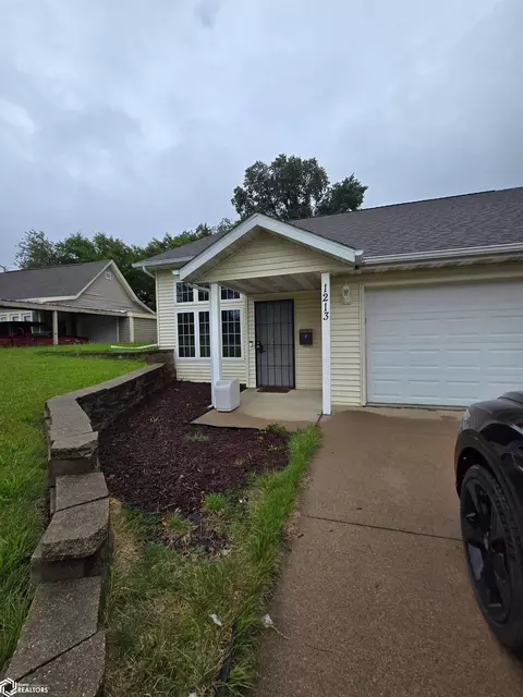 1213 1st Ave E, Oskaloosa, IA 52577