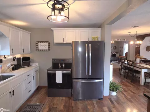 Kitchen - 301 4th Ave, Dedham, IA 51440 photo 2 of 4