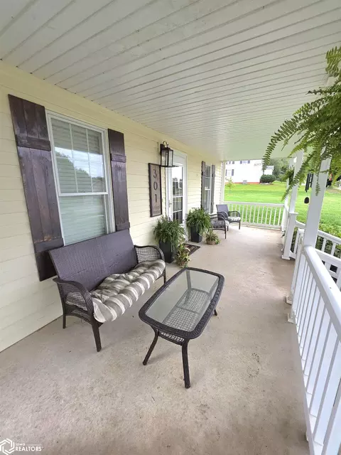 Exterior - 301 4th Ave, Dedham, IA 51440 photo 5 of 13