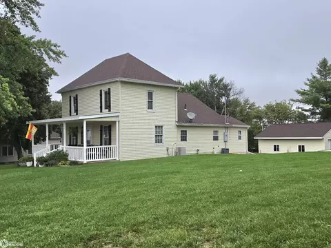 Exterior - 301 4th Ave, Dedham, IA 51440 photo 6 of 13