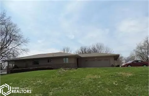 408 1st Ave N, State Center, IA 50247