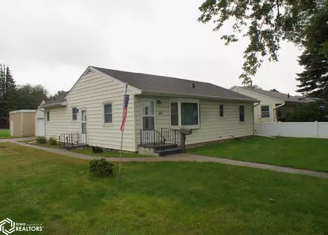 1229 Betsy Ln, Webster City, IA 50595