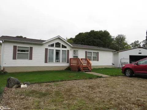 1909 Sandy Beach Rd, Clarion, IA 50525