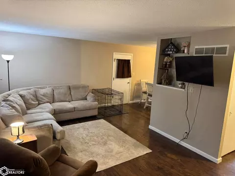 Living - 355 N 17th St, Hamilton, IL 62341 photo 1 of 2