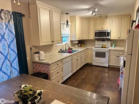Kitchen - 355 N 17th St, Hamilton, IL 62341 photo 1 of 1