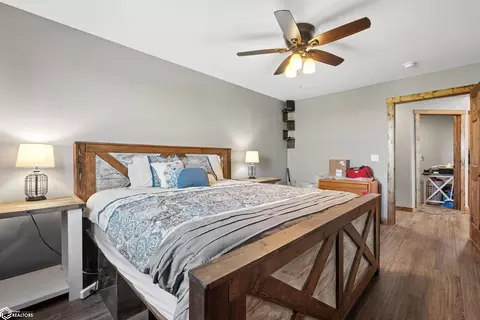 Bedroom - 2029 500th Ave, Deep River, IA 52222 photo 3 of 5