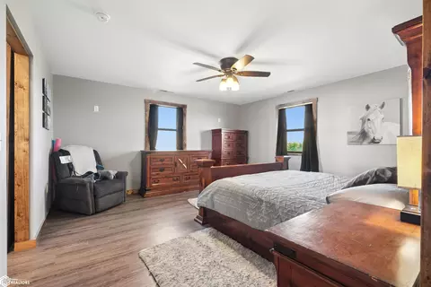 Bedroom - 2029 500th Ave, Deep River, IA 52222 photo 2 of 5