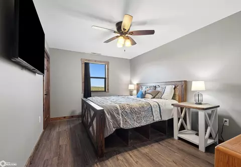 Bedroom - 2029 500th Ave, Deep River, IA 52222 photo 4 of 5