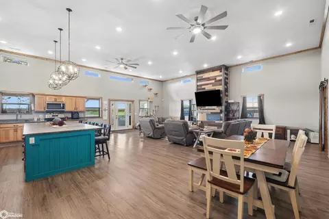 Entry Way - 2029 500th Ave, Deep River, IA 52222 photo 1 of 1