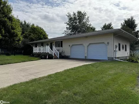 605 Laurel Dr, Wapello, IA 52653