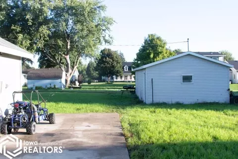 530 E 4th St, Glidden, IA 51443 photo 4