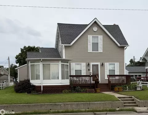 410 N 3rd Ave, Marshalltown, IA 50158