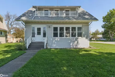 216 Center St W, Britt, IA 50423