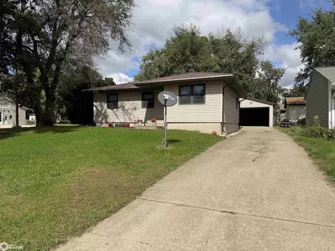 101 16th Ave E, Oskaloosa, IA 52577