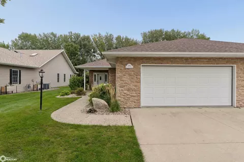 2240 W State St, Mason City, IA 50401