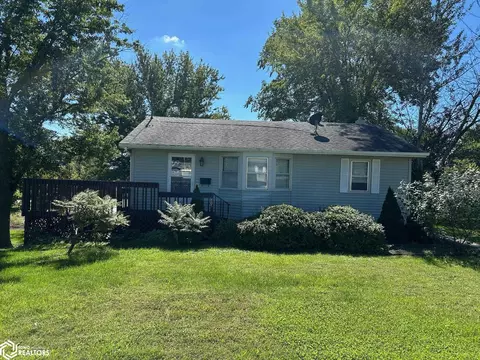 805 SE 5th St, Leon, IA 50144