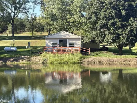 5232 1st St, Melrose, IA 52569
