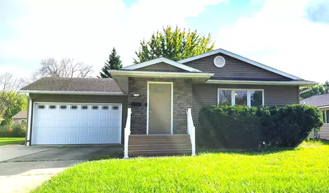 1208 E State St, Algona, IA 50511