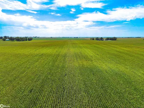Independence Avenue, Waterloo, IA 50703