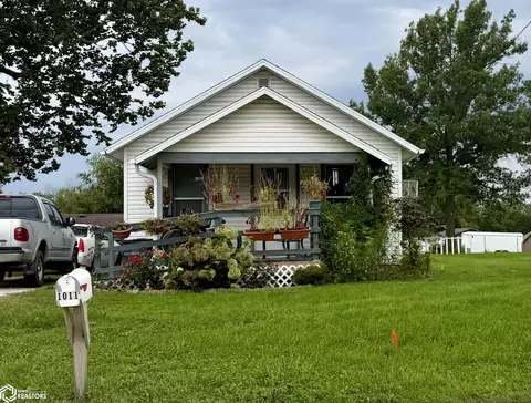 1011 N 7th St, Chariton, IA 50049